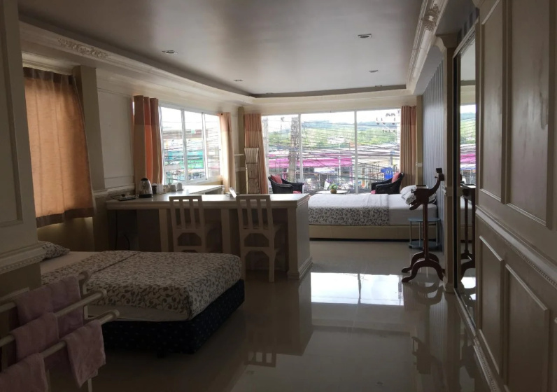 Phuket Airport Suites & Lounge Bar — отзывы гостей и цены