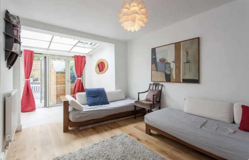 Modern Bright Shoreditch 2-bed Apartment in London — забронировать отель в Лондоне