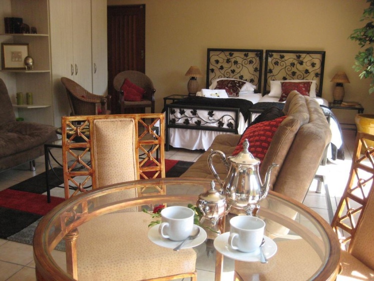 African Sun Guest Suites — отзывы гостей и цены