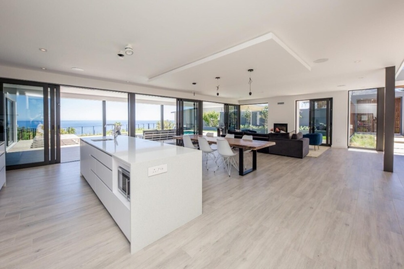 Luxury Camps Bay Villa With Spacious Entertainment Area and Private Pool 8 Fiskaal — отель с удобствами в Кейптауне