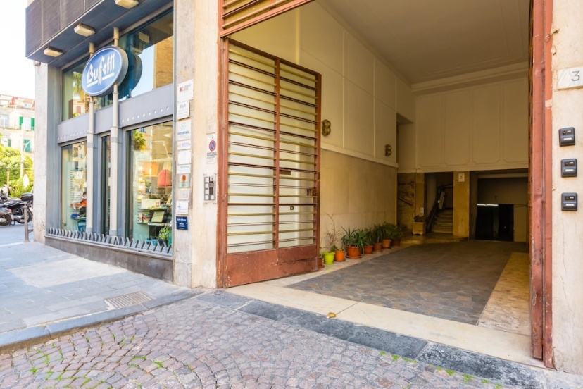 Green Tea Flat at Piazza Carit by Wonderful Italy — отель с удобным расположением в Неаполе