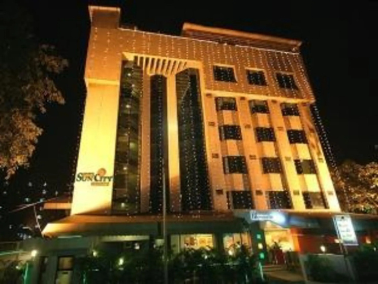 Hotel Suncity Residency — отель в удобной локации в Мумбаи