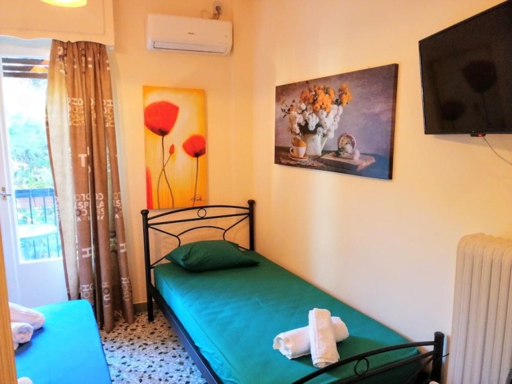 Cozy Apartment Near Acropolis — комфортный отель в Афины