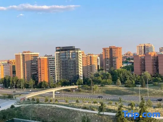 Modern apartment Near city center, Airport,  Metro — отель с удобствами в Мадриде