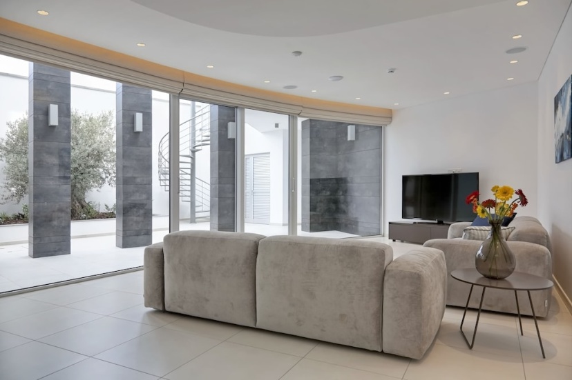 Elegance Beachfront Villa — отзывы гостей и цены