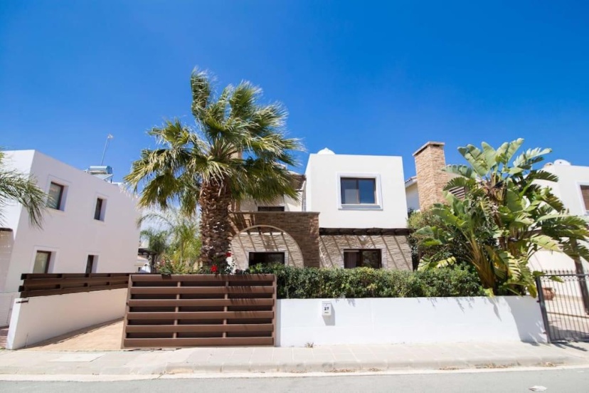 Villa Ionion 27 — отель с удобствами в Айя-Напа