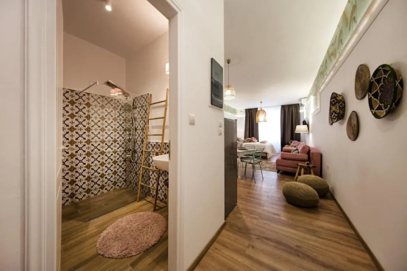 Exquisite apartment in the center of Athens — отель с удобствами в Афины