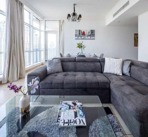 Luxury Living in This Stylish 2BR in Dubai Marina — отель с удобствами в Дубае