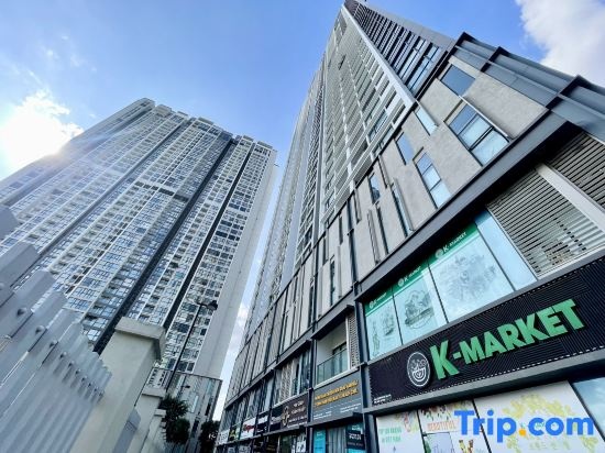 Ember Housing - Vinhomes Skylake Apartment My Dinh Near Keangnam — забронировать отель в Ханое