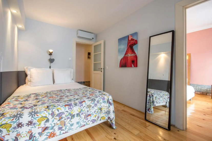 Lisbon Heart Apartments - Blue Apartment by LovelyStay — отель в Лиссабоне, Португалия