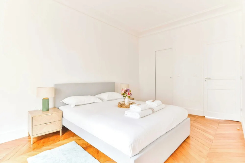 2bdr / 4P Apartment Montmartre/moulin Rouge — забронировать отель в Париже