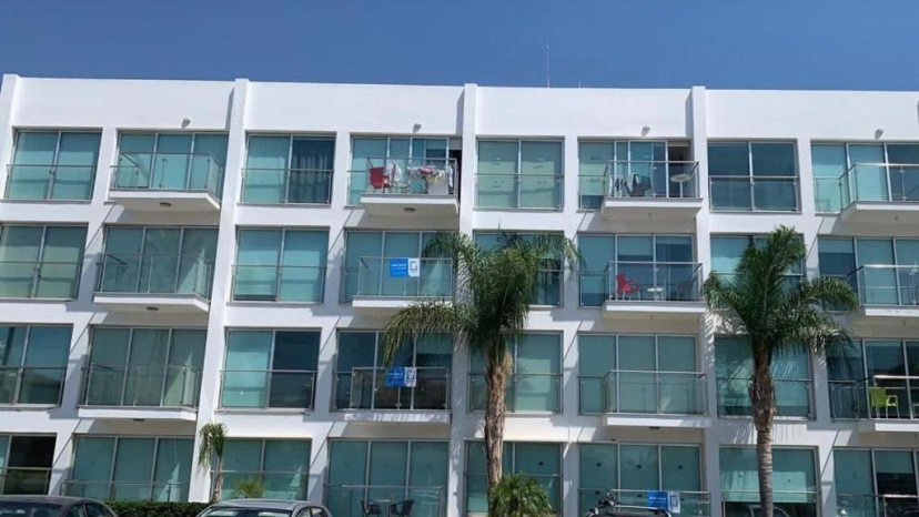 One-bedroom beach apartment, 30m from the best beach — отель в Протарас, Кипр