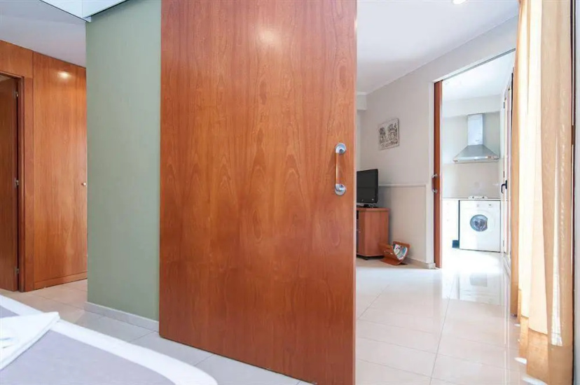 Lodging Apartments Sagrada Familia y Gracia — комфортный отель в Барселоне