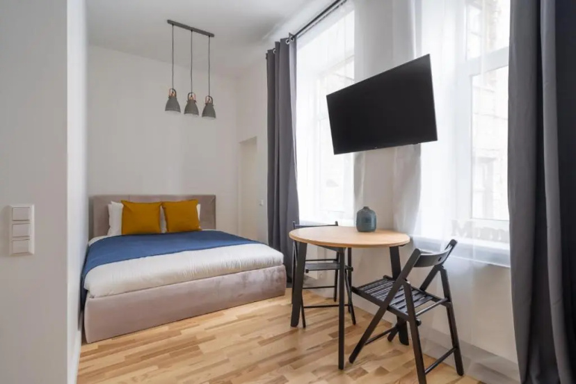 Lacplesa24 - Modern Studios in Riga City Center — отель с удобствами в риге
