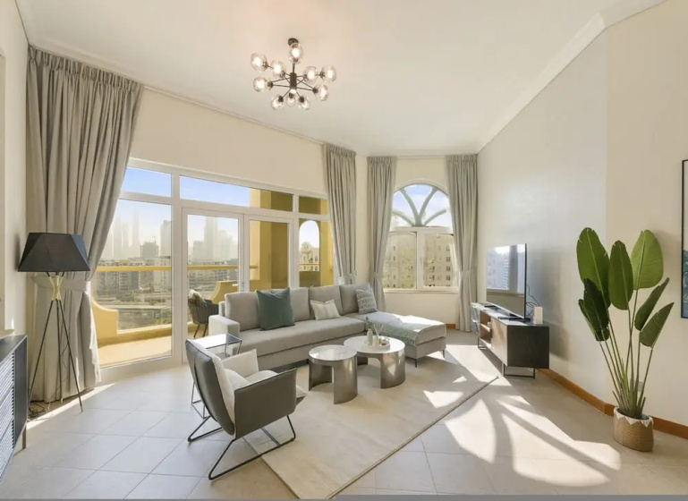 Цены на Short-stay at Al Haseer - 4 Beds Palm Holiday Apt в Дубае