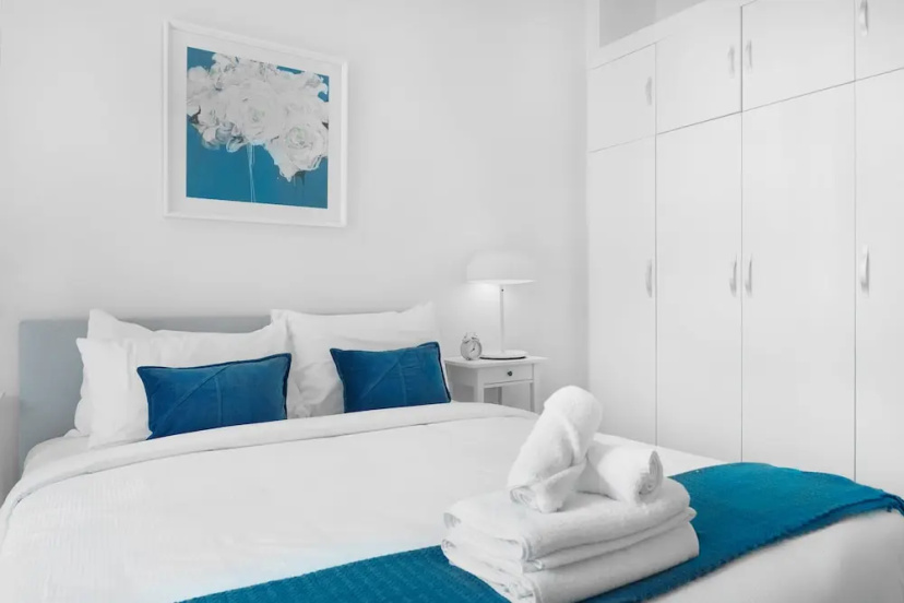 Maison Privee - Beautiful Chic Apt w/Full Marina View Nxt 2 Beach — забронировать отель в Дубае