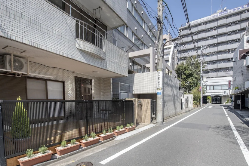Uhome Suite Kizuna Ikebukuro — отель с удобным расположением в Токио