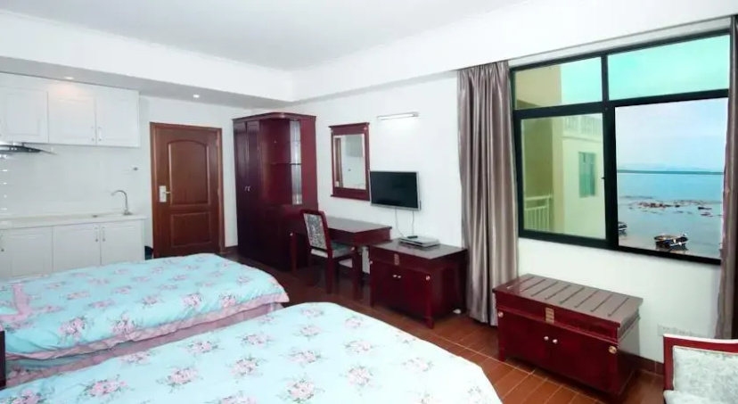 Sanya Blue Sea Sands Seaview Guesthouse — отель с удобствами в Санье