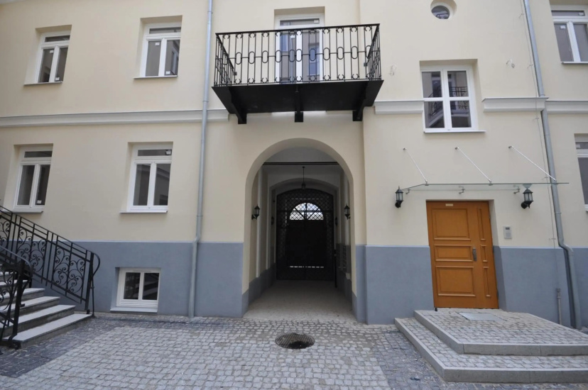 Цены на Mała Apartment в Варшаве