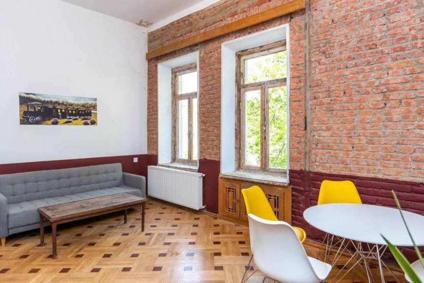 Цены на Wehost apartment rustic interior в Тбилиси