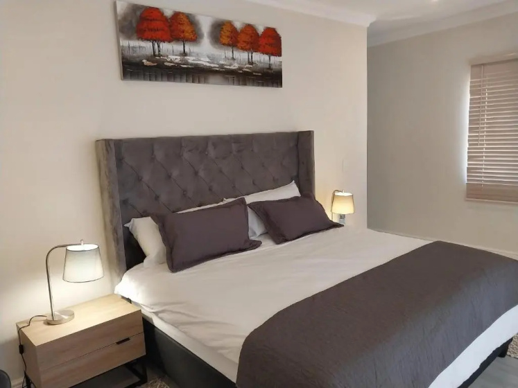 Lnd Guest House — забронировать отель в Кейптауне