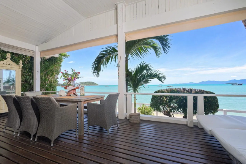 Ban Mok Talay - Beach Front Villa — отель с удобным расположением в Кохе