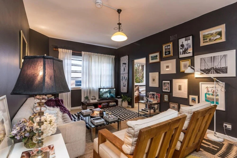 Bohemian Chic 2 Bed Bondi Beach Apartment — комфортный отель в Сиднее