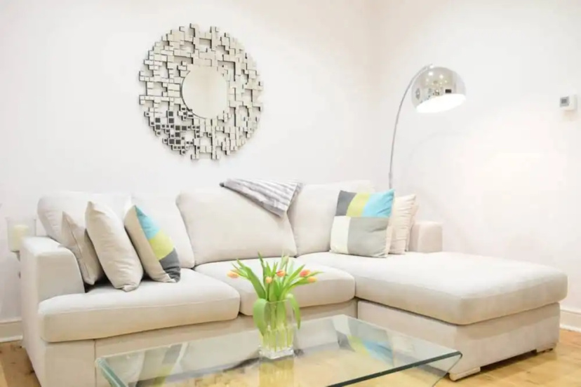 Refurbished 2 Bedroom Home With Garden — забронировать отель в Лондоне