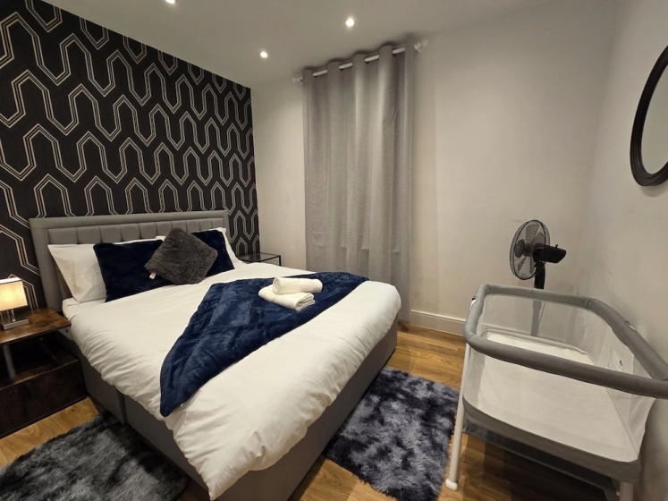 Cozy Apt Step Away Hyde Park and Oxford Street — забронировать отель в Лондоне