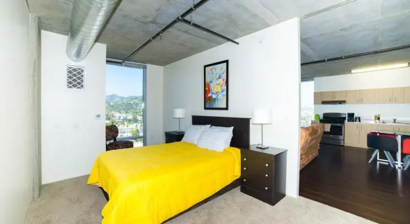 Hollywood DiCaprio Apartment — отель в Лос-Анджелесе, Соединенные Штаты Америки