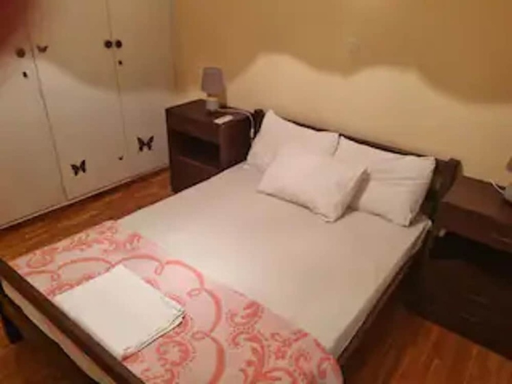 Lovely 1-bed Apartment in Athina — отель с удобным расположением в Афины