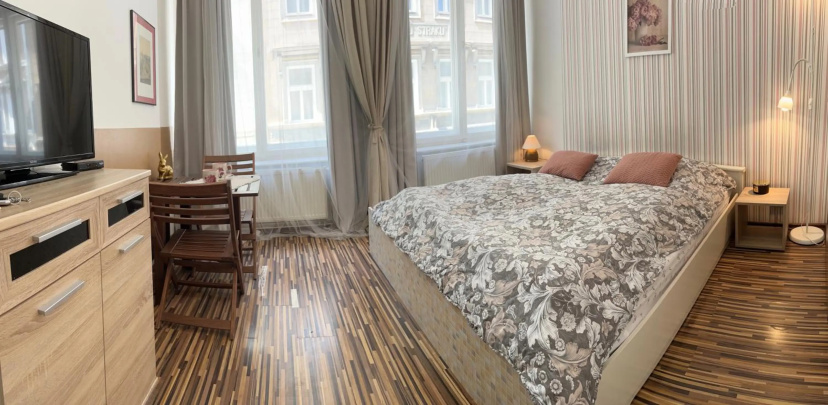 Цены на Prague Old Town Apartment Benediktska 6 в Праге