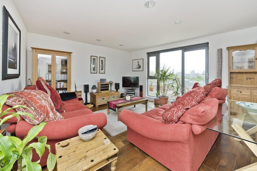Superb Apartment With Terrace Near the River in Putney by Underthedoormat — отель с удобствами в Лондоне