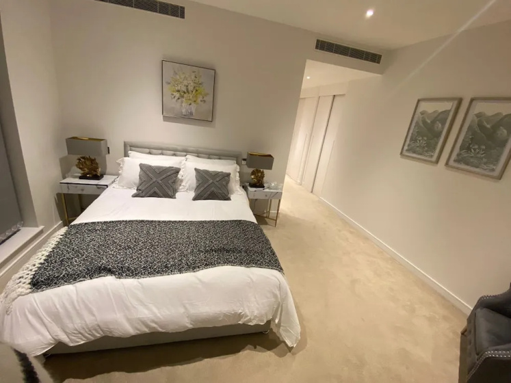 Цены на Marvelous 3 Bed Penthouse in Kewbridge в Лондоне