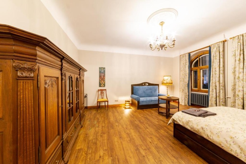 Cozy Storie's AP, 47sqm, Renovated 2020, Free parking — отель с удобным расположением в риге