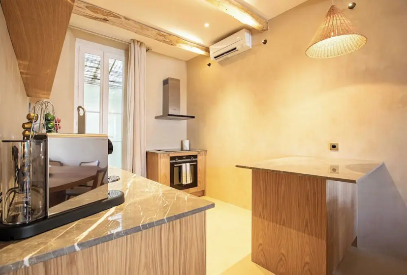 Magnificent apt - 2br/6p - Heart of Saint-tropez — отель с удобствами в Сент-Тропезе