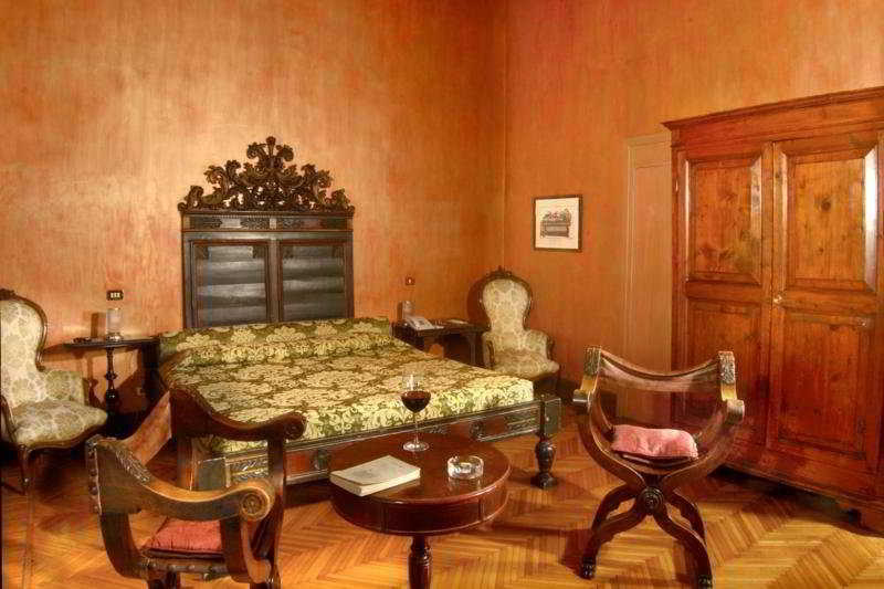 V Rome Suite — отель в Риме, Италия