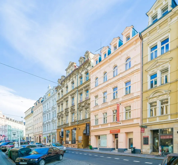 Revelton Studios Karlovy Vary 3 — отель в Карловых Варах, Чешская Республика
