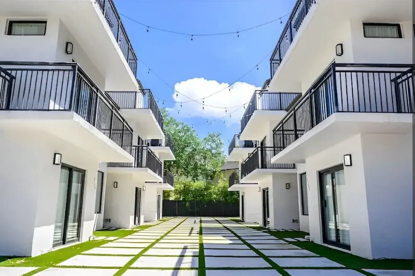 Townhouse Coconut Grove - Miami — отель с удобствами в Майами