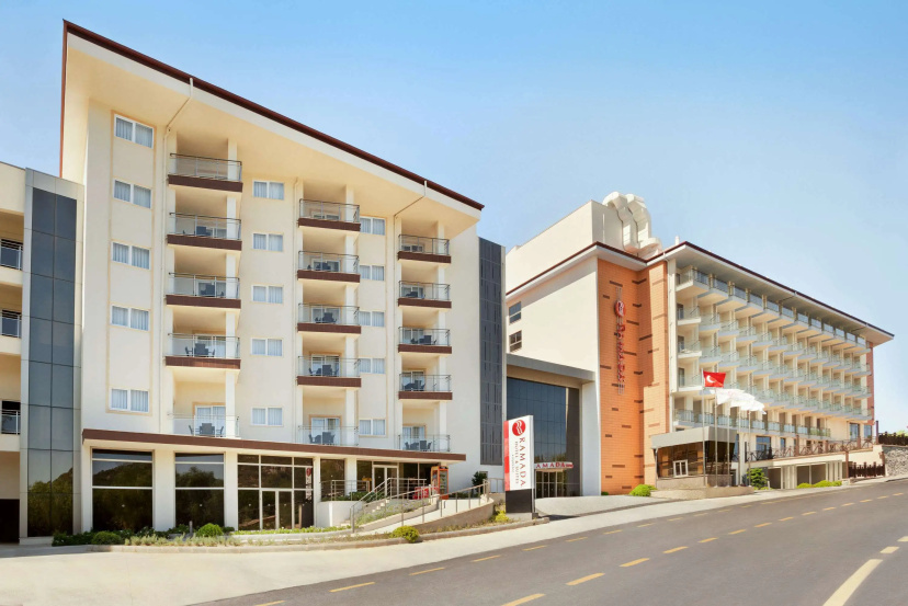 Ramada Hotel & Suites by Wyndham Kusadasi — отель в удобной локации в Kusadasi
