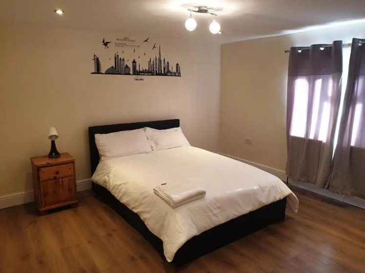 Two beautiful double bedroom Tulip apartment — комфортный отель в Лондоне