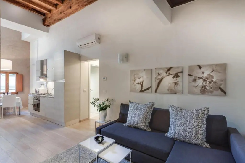 Uffizi-Ponte Vecchio Apartment — комфортный отель в Флоренции