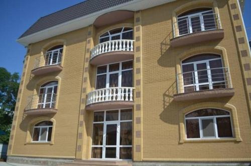 Guest House Belaya Lebed` — отель с удобным расположением в Геленджике