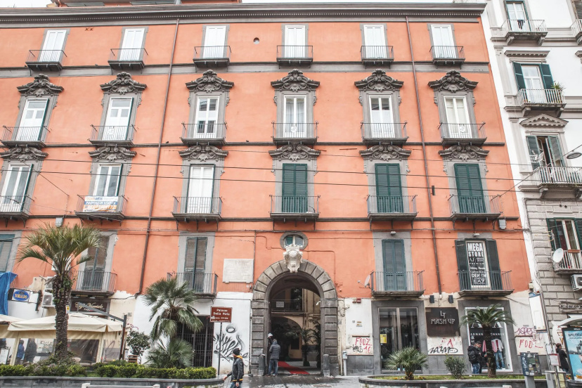 Relais Della Porta — забронировать отель в Неаполе