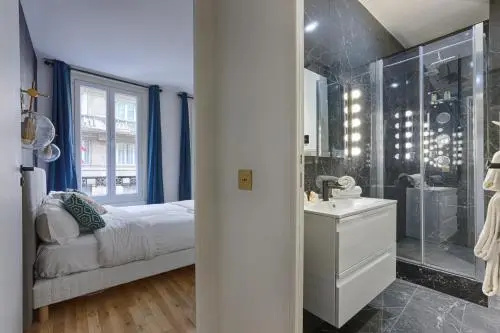 Amazing Luxury Triplex 3BR/8P - Arc de Triomphe — комфортный отель в Париже