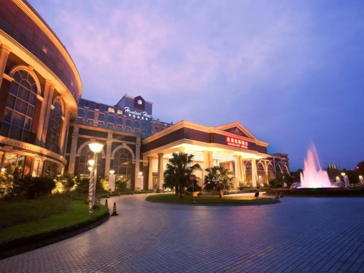 Homeland Hotel — отель с удобствами в Чэнду