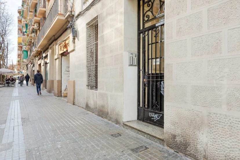 Cozy Apartment in Sagrada Familia — комфортный отель в Барселоне