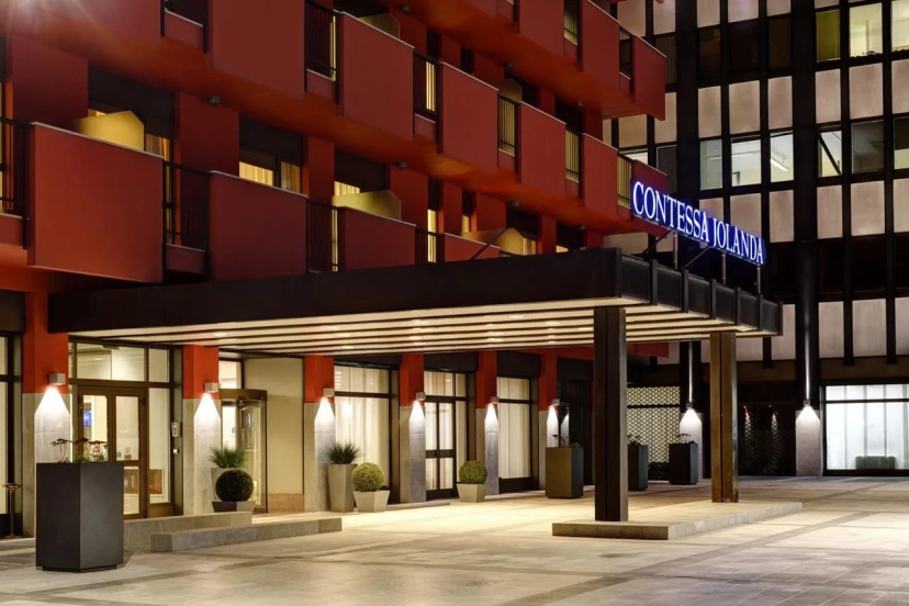 Unaway Hotel & Residence Contessa Jolanda Milano — забронировать отель в Милане