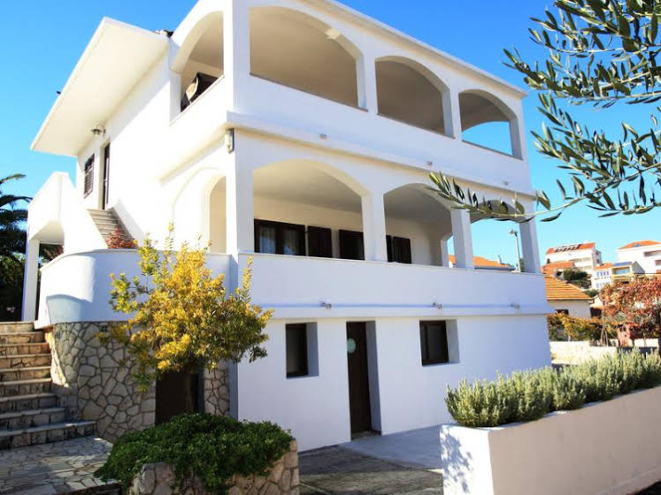 Apartments Branko — отель с удобным расположением в Будва