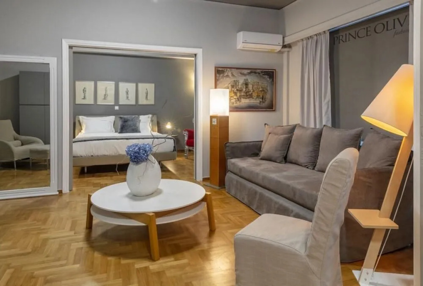 Prince Oliver Grand Apartment — отель с удобствами в Афины